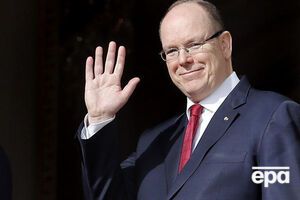 Альбер II перебуває у князівському палаці на самоті