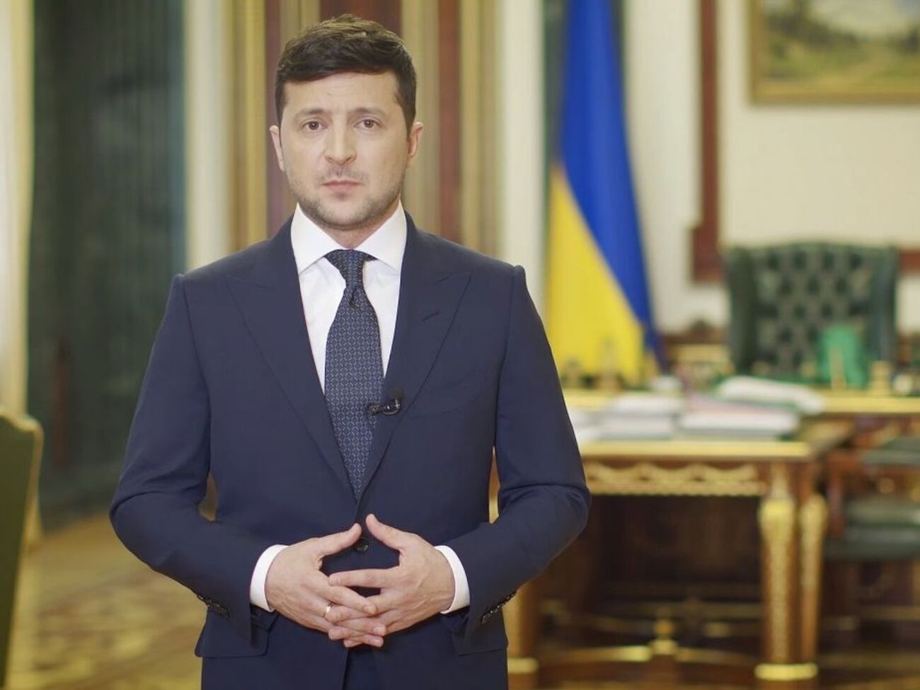 Зеленський: Військові захищають нас, а ми &ndash; їх