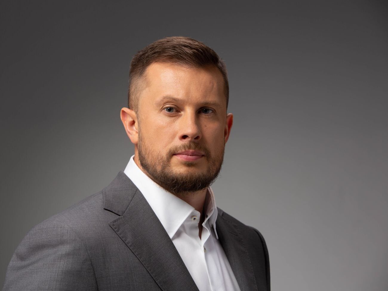 Андрій Білецький: Без цього "слуги" протягнули б закон у початковому вигляді. І вже від завтрашнього дня ми мали б земельний аукціон із підставними фірмами і сотнями тисяч гектарів в одних руках