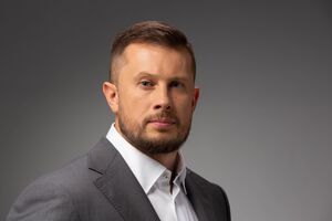 Андрій Білецький: Без цього "слуги" протягнули б закон у початковому вигляді. І вже від завтрашнього дня ми мали б земельний аукціон із підставними фірмами і сотнями тисяч гектарів в одних руках