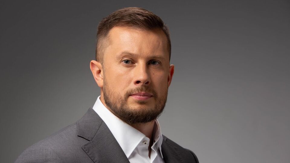 Андрей Билецкий: Без этого "слуги" протянули бы закон в первоначальном виде. И уже с завтрашнего дня мы имели бы земельный аукцион с подставными фирмами и сотнями тысяч гектаров в одних руках