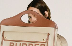 Burberry вместо пальто шьет медицинские халаты