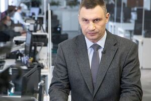 Кличко повідомив, що додаткові виплати медики почнуть отримувати у квітні