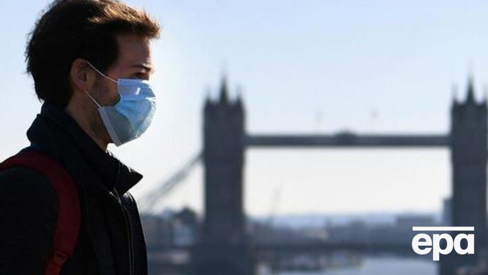 За сутки в Великобритании от коронавирусной болезни умерло 393 человека