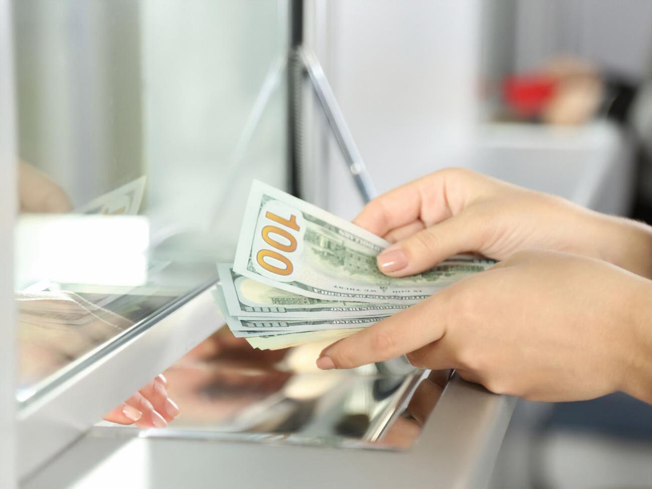 НБУ установил курс валют на 4 марта