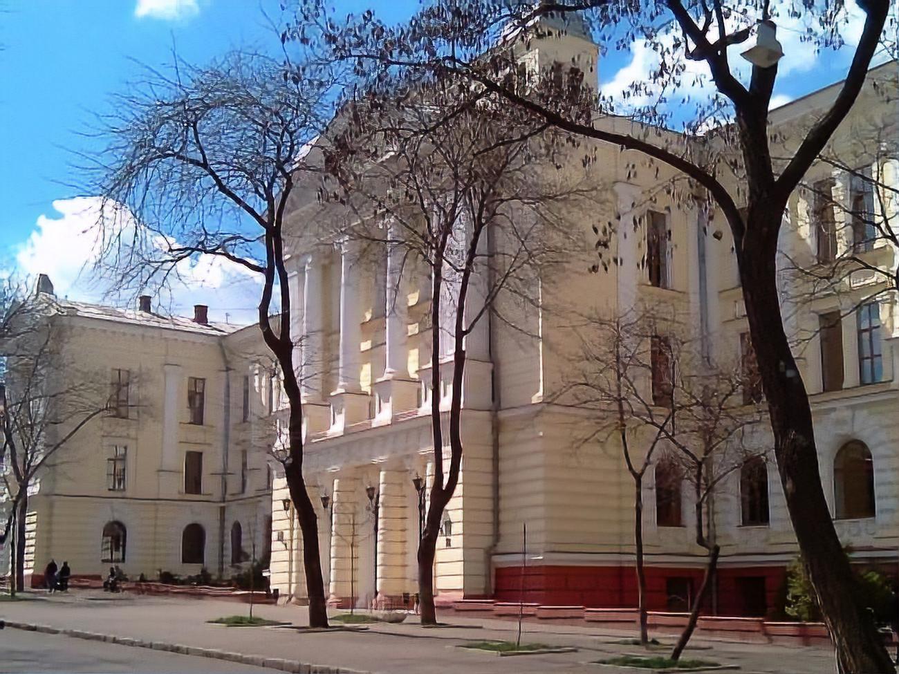 Конфликт вокруг университета длится с 2018 года