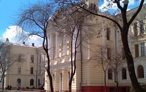 Конфликт вокруг университета длится с 2018 года
