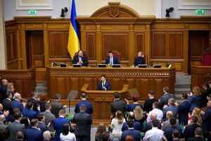 Зеленський розкритикував уряд. За його словами, Кабміну "потрібні нові мізки"