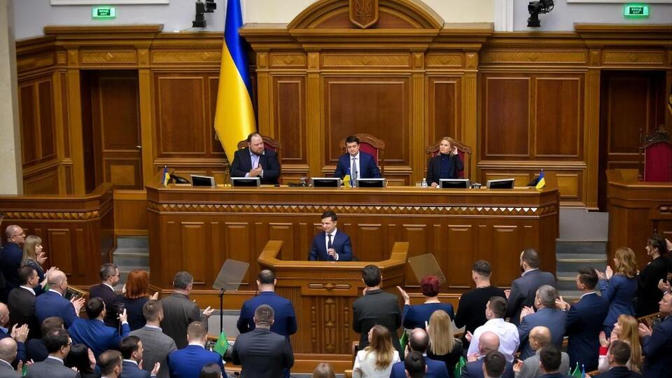 Зеленський розкритикував уряд. За його словами, Кабміну "потрібні нові мізки"