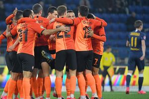 "Шахтер" победил СК "Днепр-1" со счетом 4:1