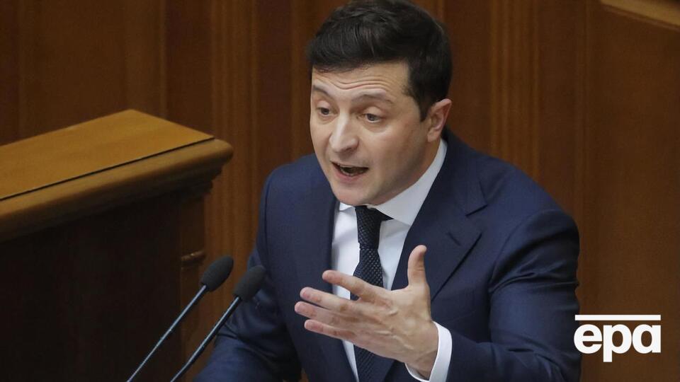 Сегодня состоялось внеочередное заседание Рады, созванное по требованию Зеленского