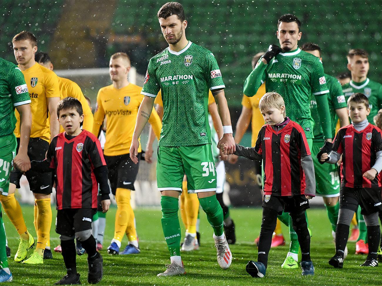 Матчи чемпионата Украины могут проходить без зрителей