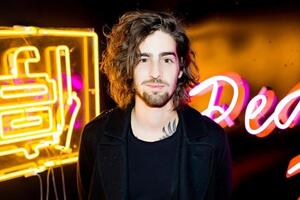 Песню "Более или менее" для музыканта написала Jerry Heil