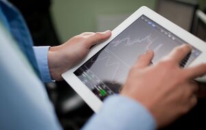 По данным исследования Gallup, в 2019 году почти 55% населения США были владельцами акций тех или иных компаний, отмечает издание
