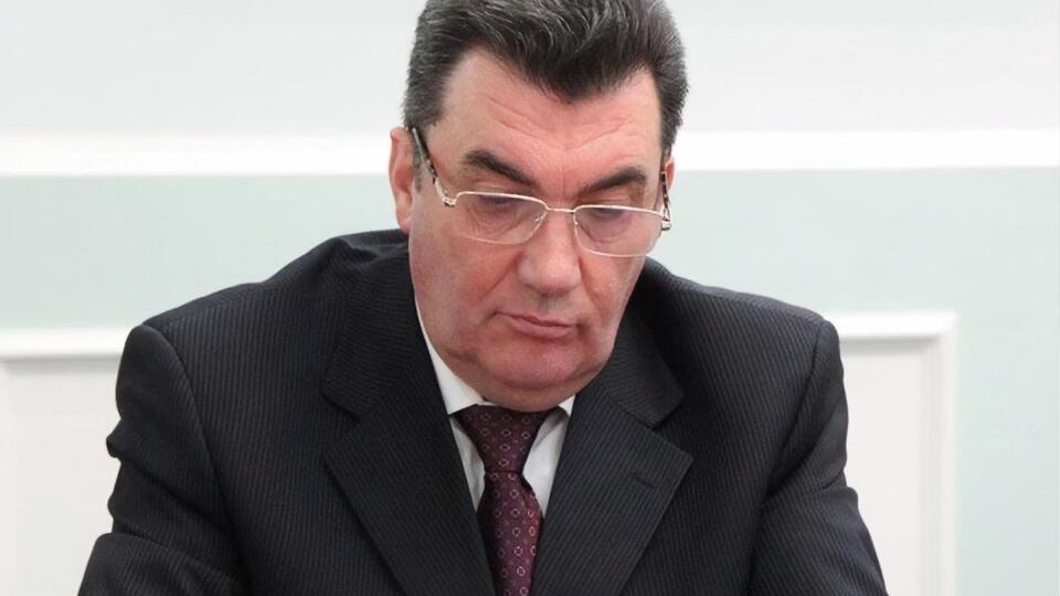 Данілов просить не звинувачувати тварин у спалаху коронавірусу