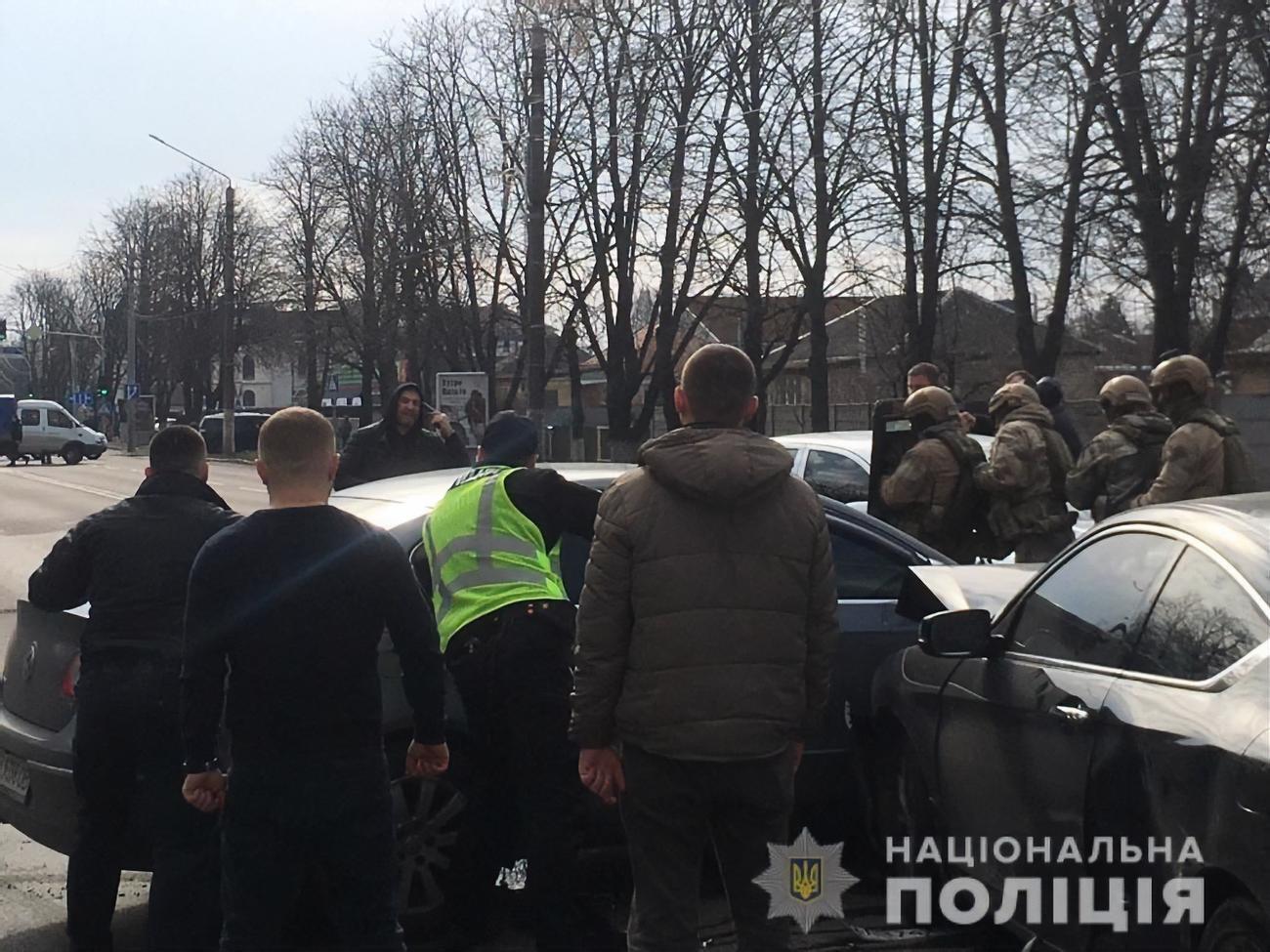 Полицейские уговорили Тавберидзе не стреляться