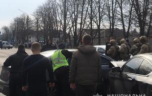 Полицейские уговорили Тавберидзе не стреляться