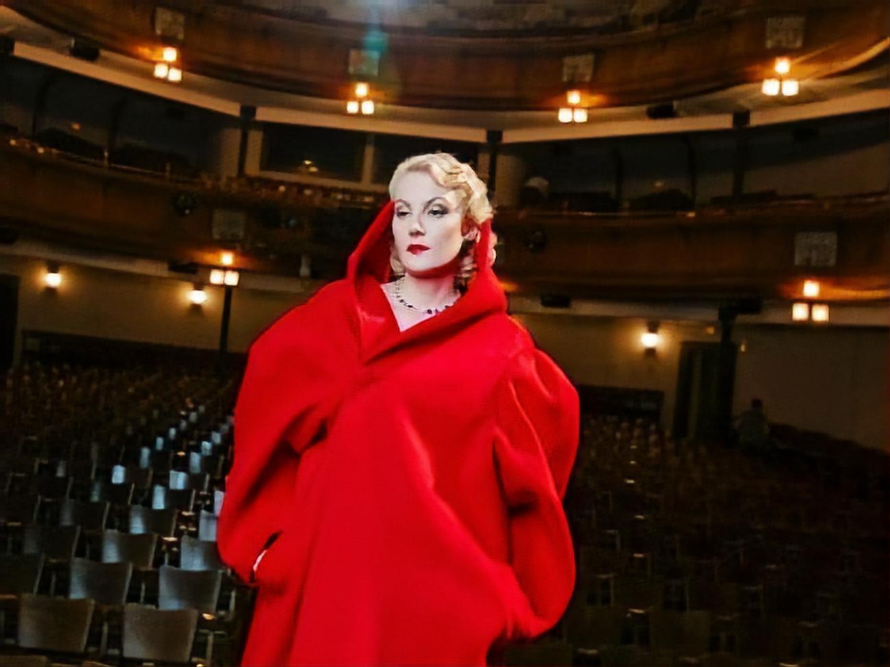 Литвинова звертається до Суркова по поради