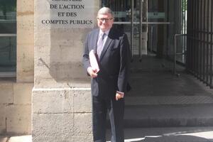 Депутату 68 років