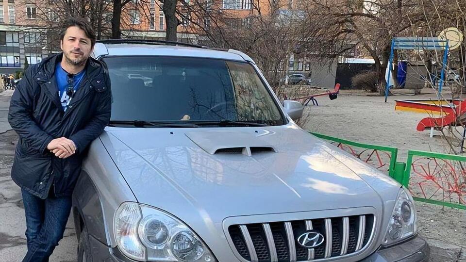 Стоячи пів години в заторі, Притула звернувся до "київських урбаністів"