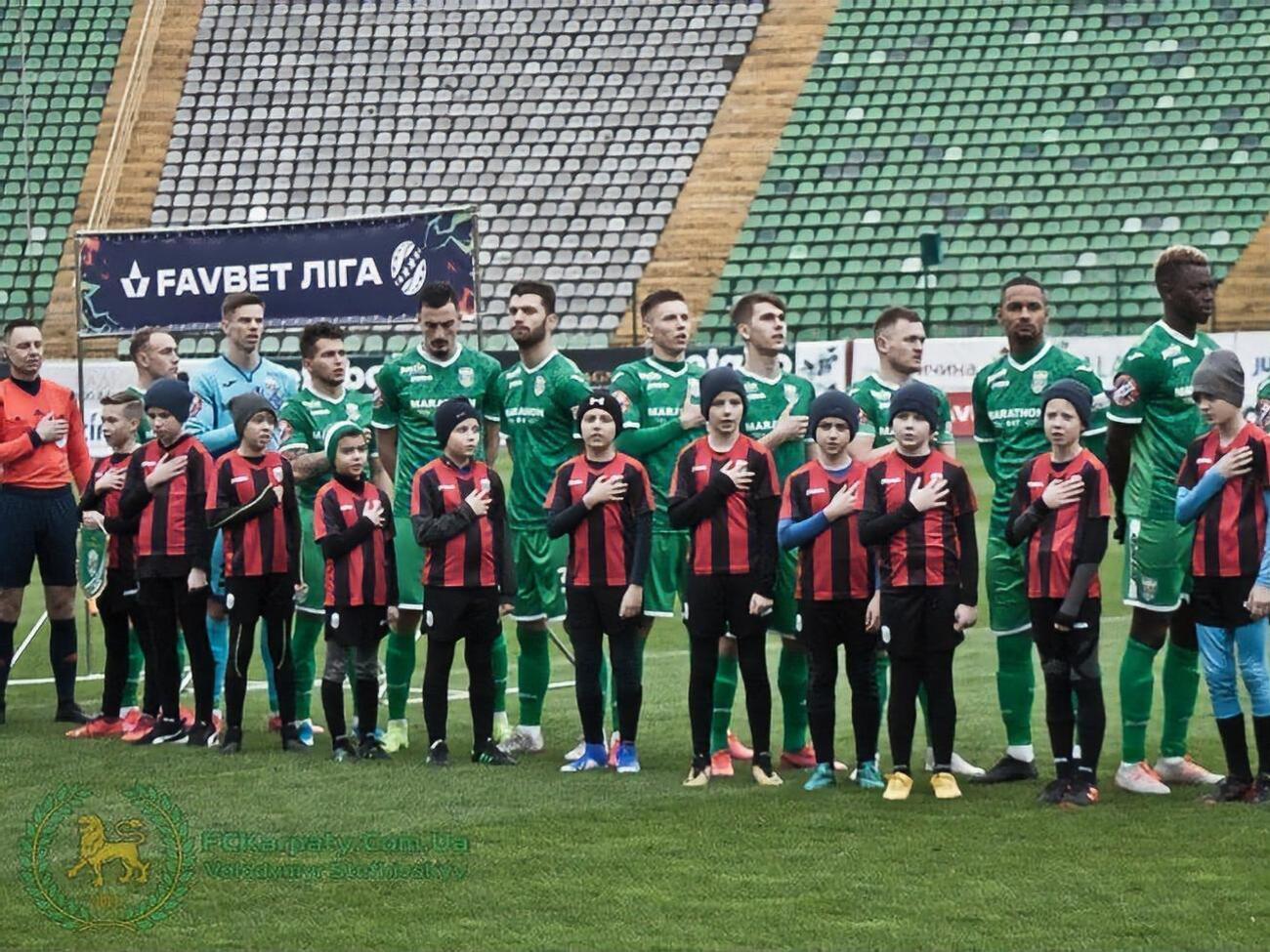 С сезона 2016/2017 в украинской Премьер-лиге принимают участие 12 клубов