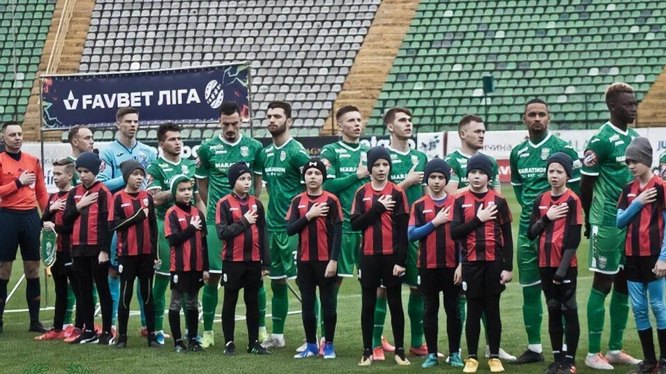 С сезона 2016/2017 в украинской Премьер-лиге принимают участие 12 клубов