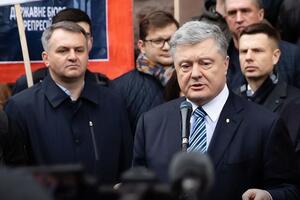 Сьогодні Порошенко побував на допиті у ДБР