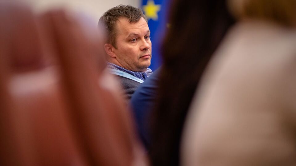 Милованов: Є, звісно, олігархічні компанії, "Інтерпайп" Віктора Пінчука, наприклад, або державні, як "Турбоатом", де все класно. Але є підприємства, у яких немає нічого