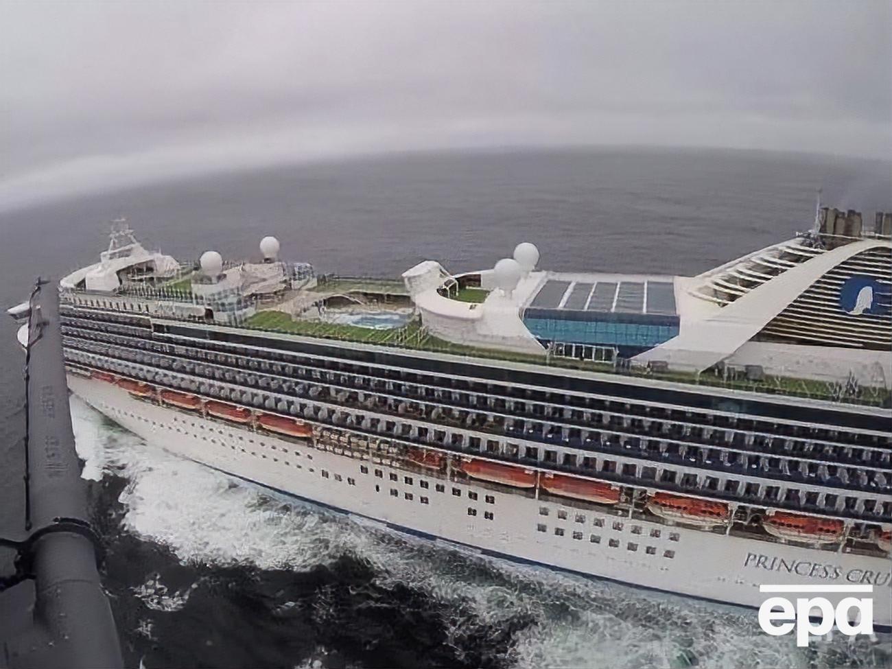 Grand Princess остановили у берегов Калифорнии, так как у ранее сошедших пассажиров корабля обнаружили коронавирус