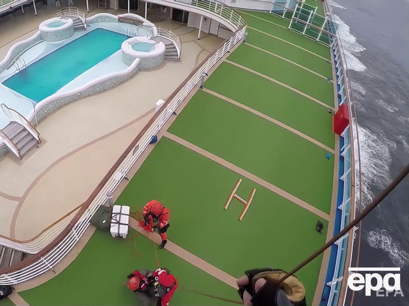 Вертолеты доставили на борт Grand Princess тесты на коронавирус