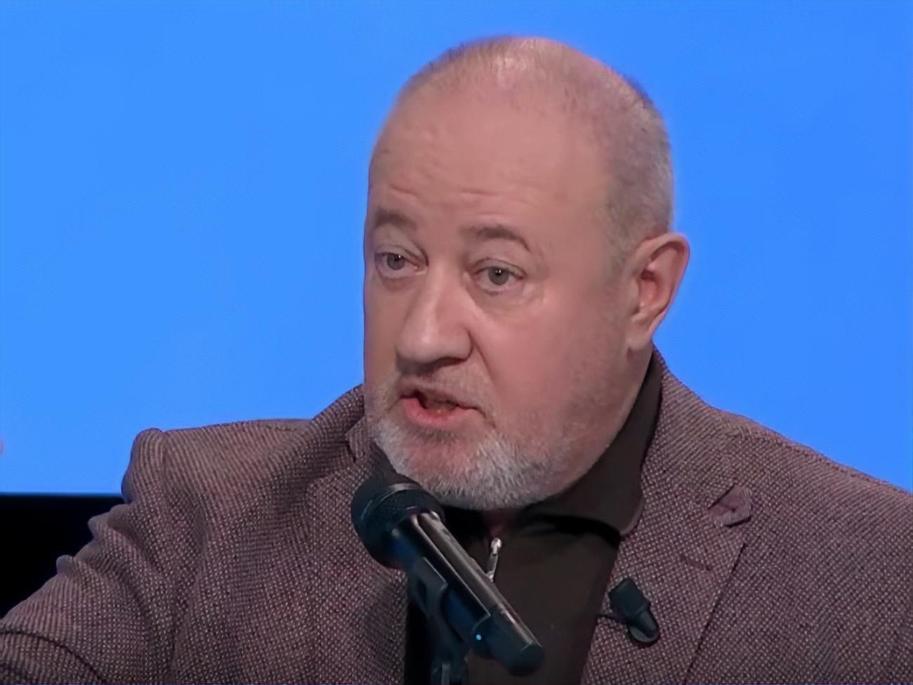 Чумак: Вы помните, какая большая группа депутатов у этого человека, кому принадлежал банк?