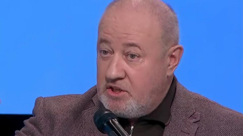 Чумак: Вы помните, какая большая группа депутатов у этого человека, кому принадлежал банк?
