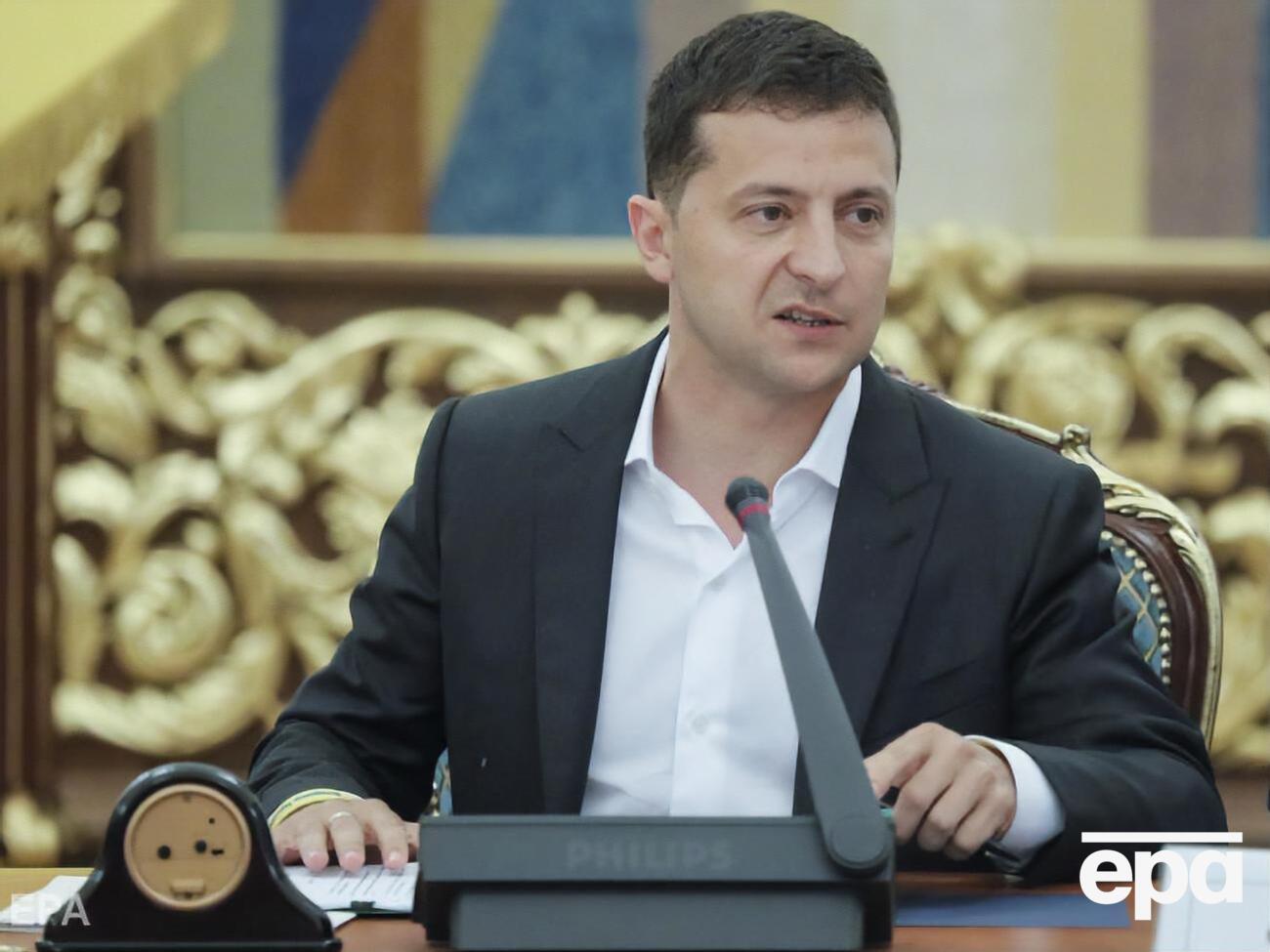 Зеленський зізнався, що звик до інтер'єру свого робочого кабінету