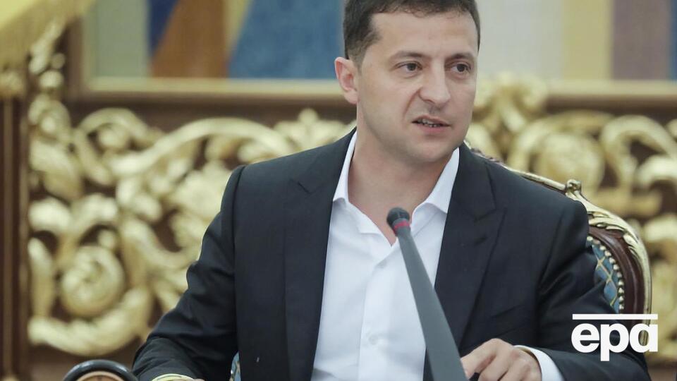 Зеленський зізнався, що звик до інтер'єру свого робочого кабінету
