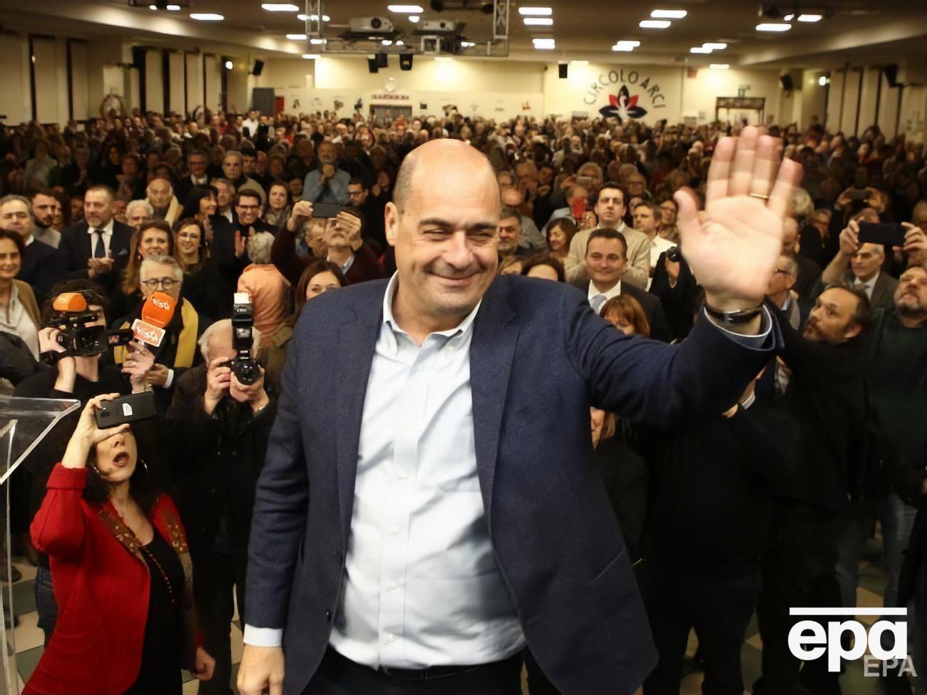 По словам Дзингаретти, медики связываются с людьми, которые с ним контактировали