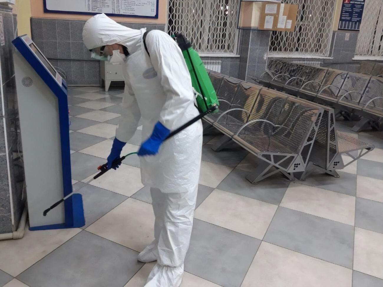 До дезінфекції залучали відділення радіаційного та хімічного захисту аварійно-рятувального загону спеціального призначення