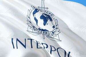 По оценкам юристов, организация публикует на своем сайте всего около 2% "красных карточек"