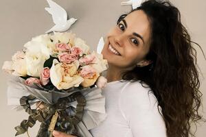 Каменських: Весна – це різні настрої. Від ніжних квітучих бутонів до буйних і зухвалих барв