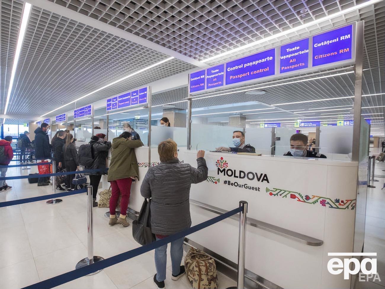 З аеропорту Кишинева хвору жінку доправили в лікарню