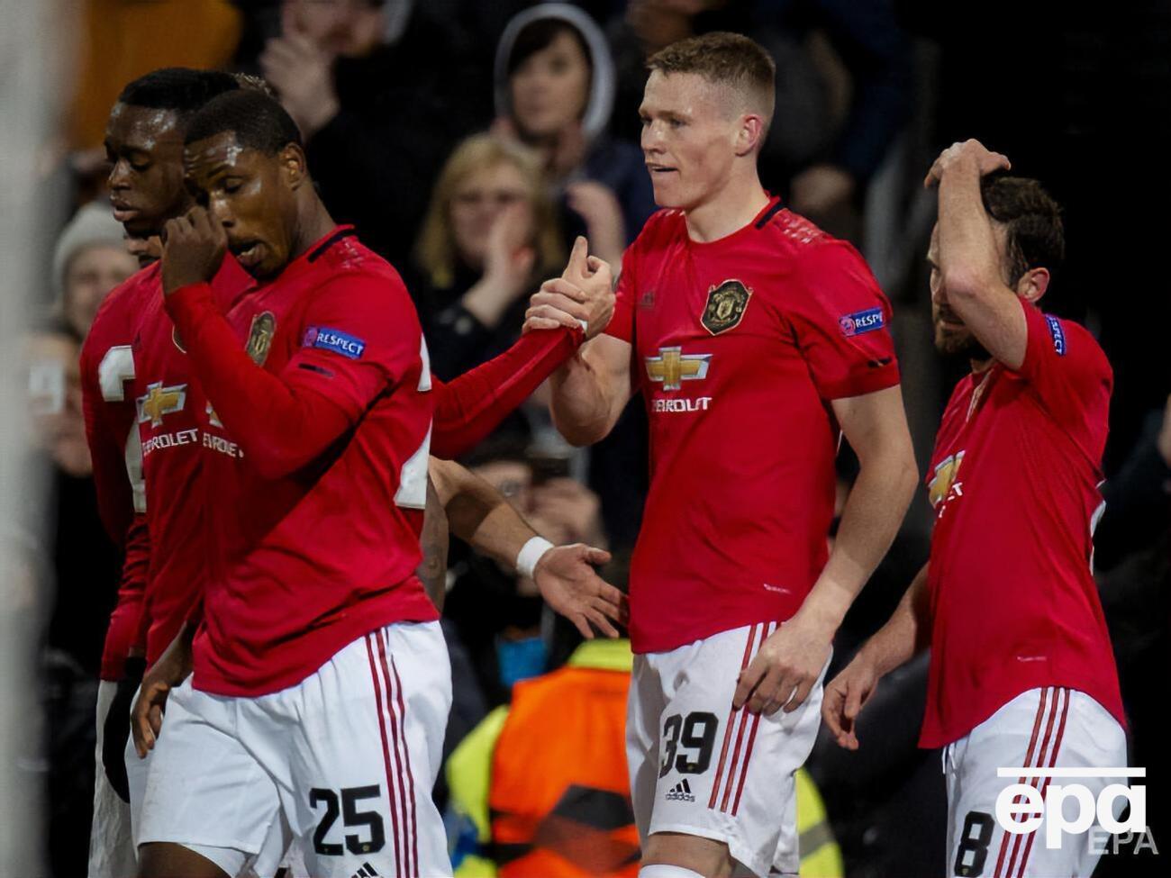 Запрет распространяется только на&nbsp;предматчевый протокол, на рукопожатие во время игры ограничения не вводились