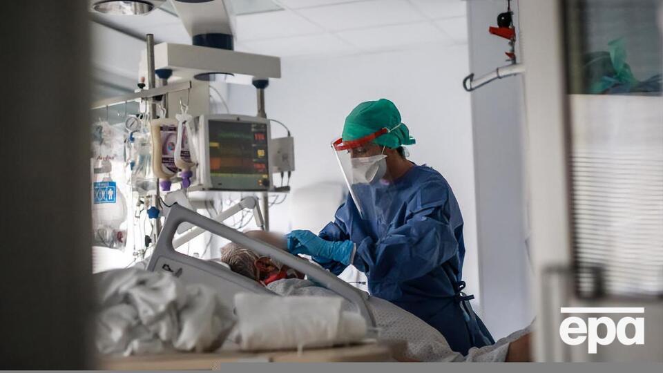 Во Франции более 5500 пациентов с COVID-19 находятся в тяжелом состоянии