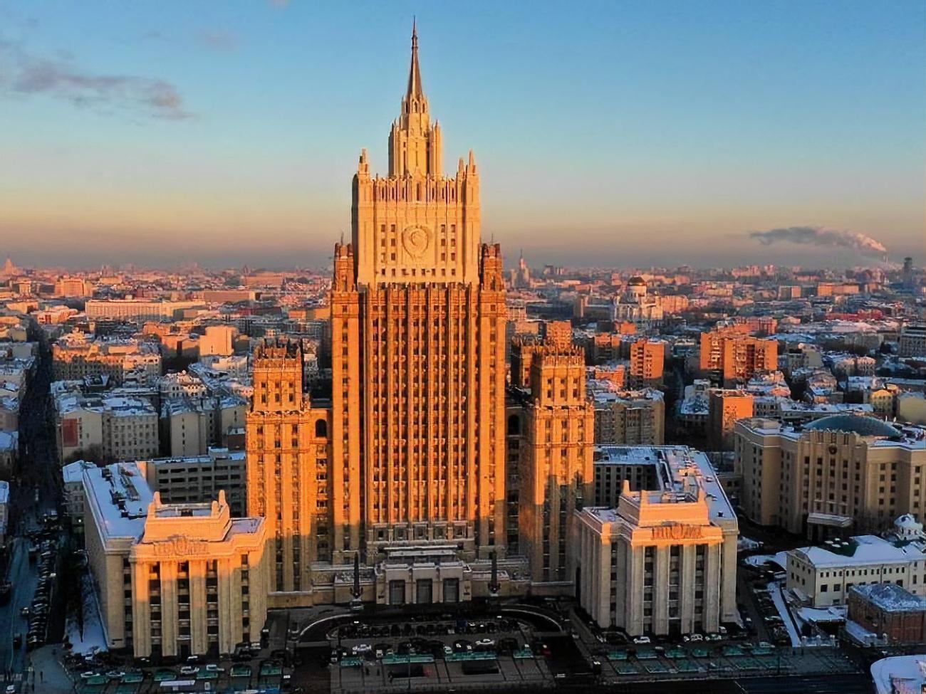 МЗС Росії: Для економічного зростання і зміцнення правової держави не обов'язково вступати у військово-політичний блок