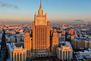МЗС Росії: Для економічного зростання і зміцнення правової держави не обов'язково вступати у військово-політичний блок