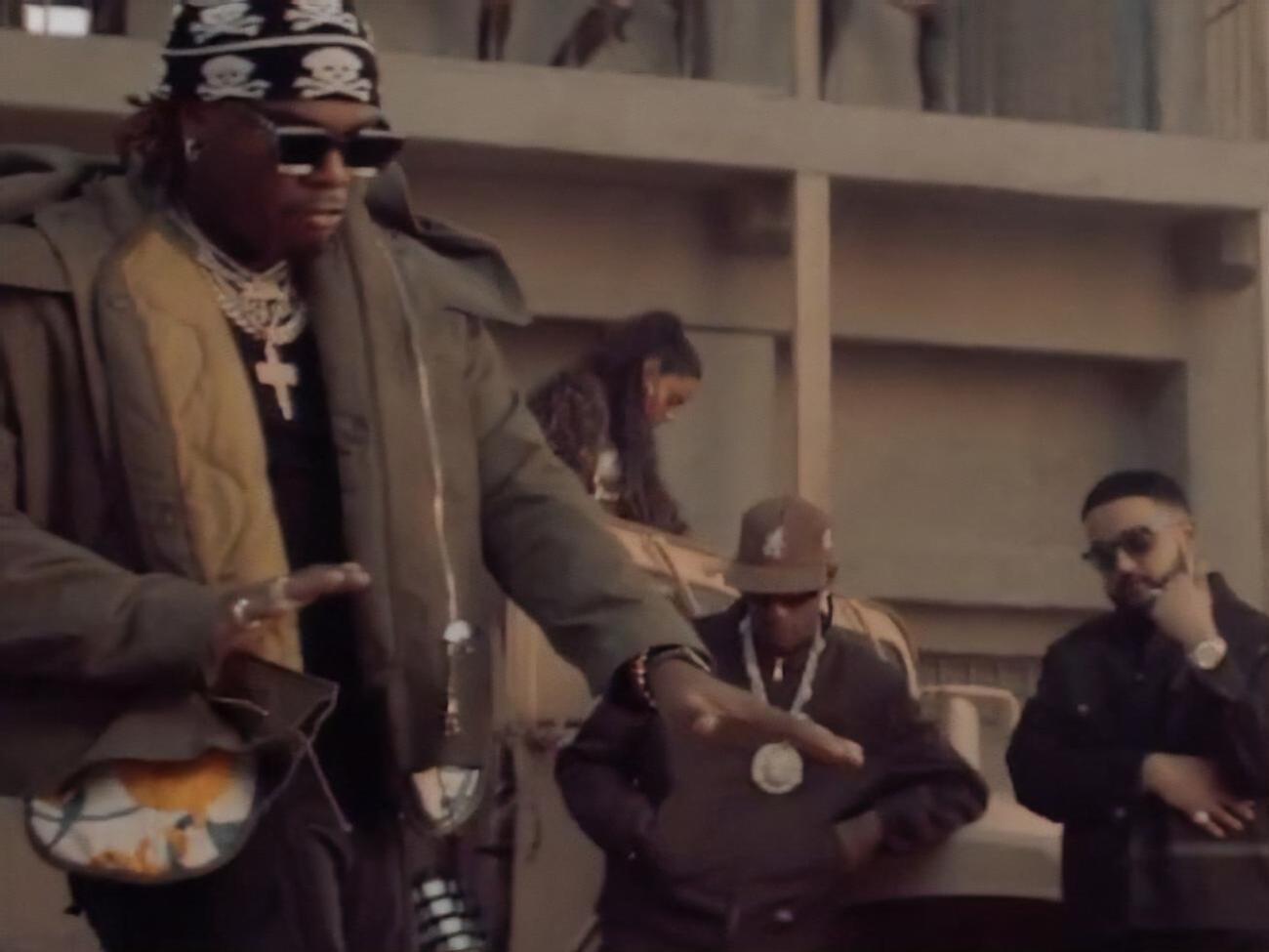 В ролике показан военный полигон