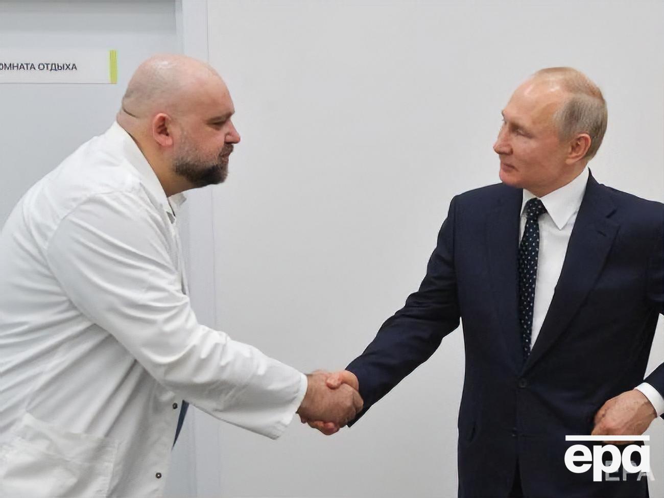 24 марта Путин инспектировал больницу, а 31 марта Проценко заявил, что у него диагностирована коронавирусная инфекция