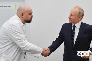 24 марта Путин инспектировал больницу, а 31 марта Проценко заявил, что у него диагностирована коронавирусная инфекция