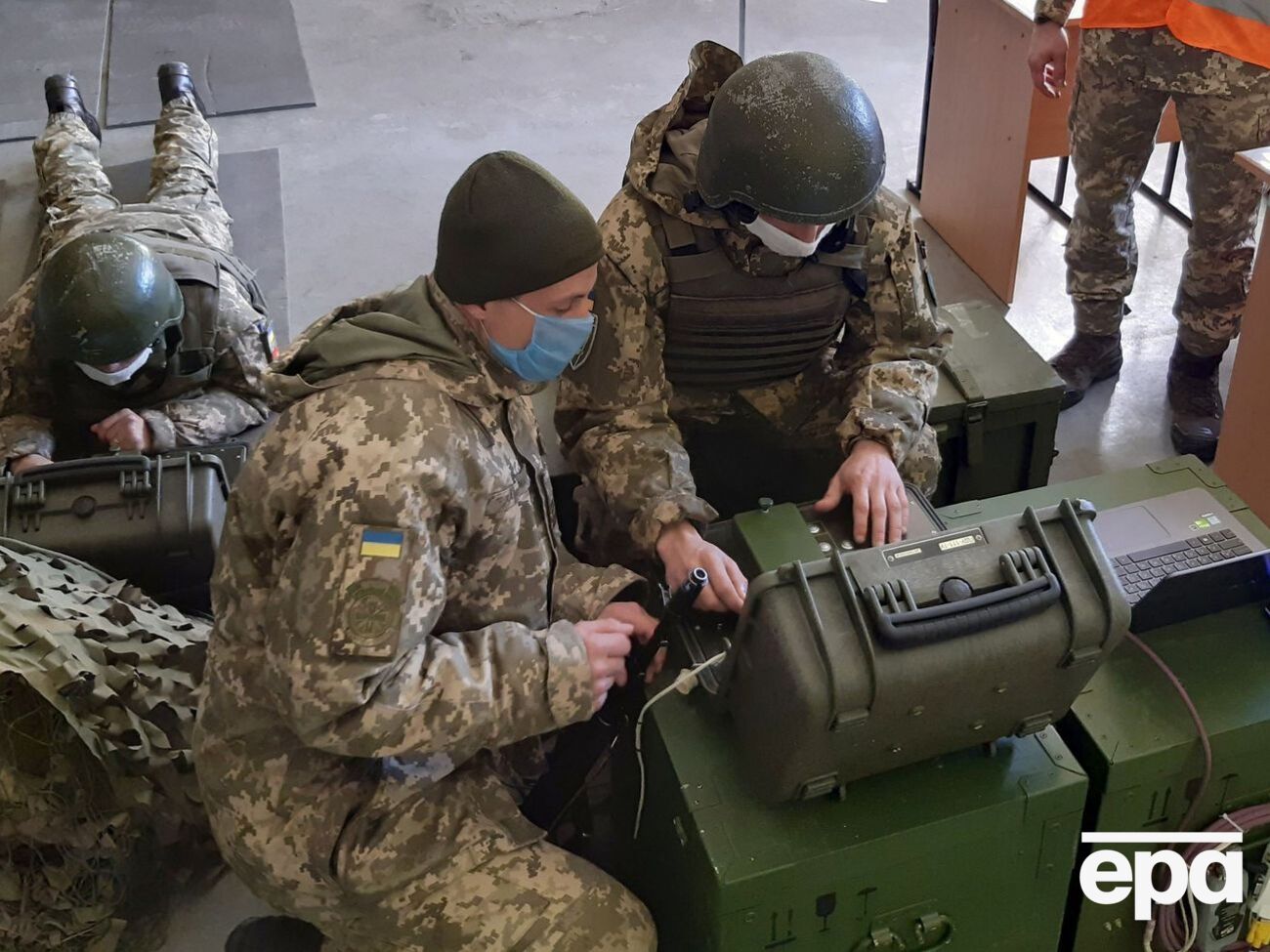 Питание личного состава будет осуществляться в пределах бюджетных ассигнований, предусмотренных Министерством обороны и МВД