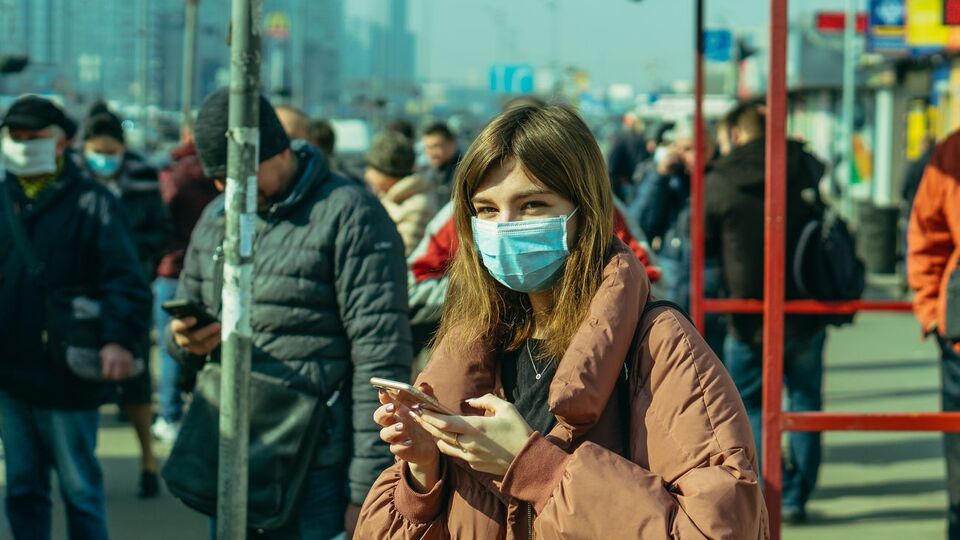 Українців можуть зобов'язати носити маску на вулиці з 6 квітня