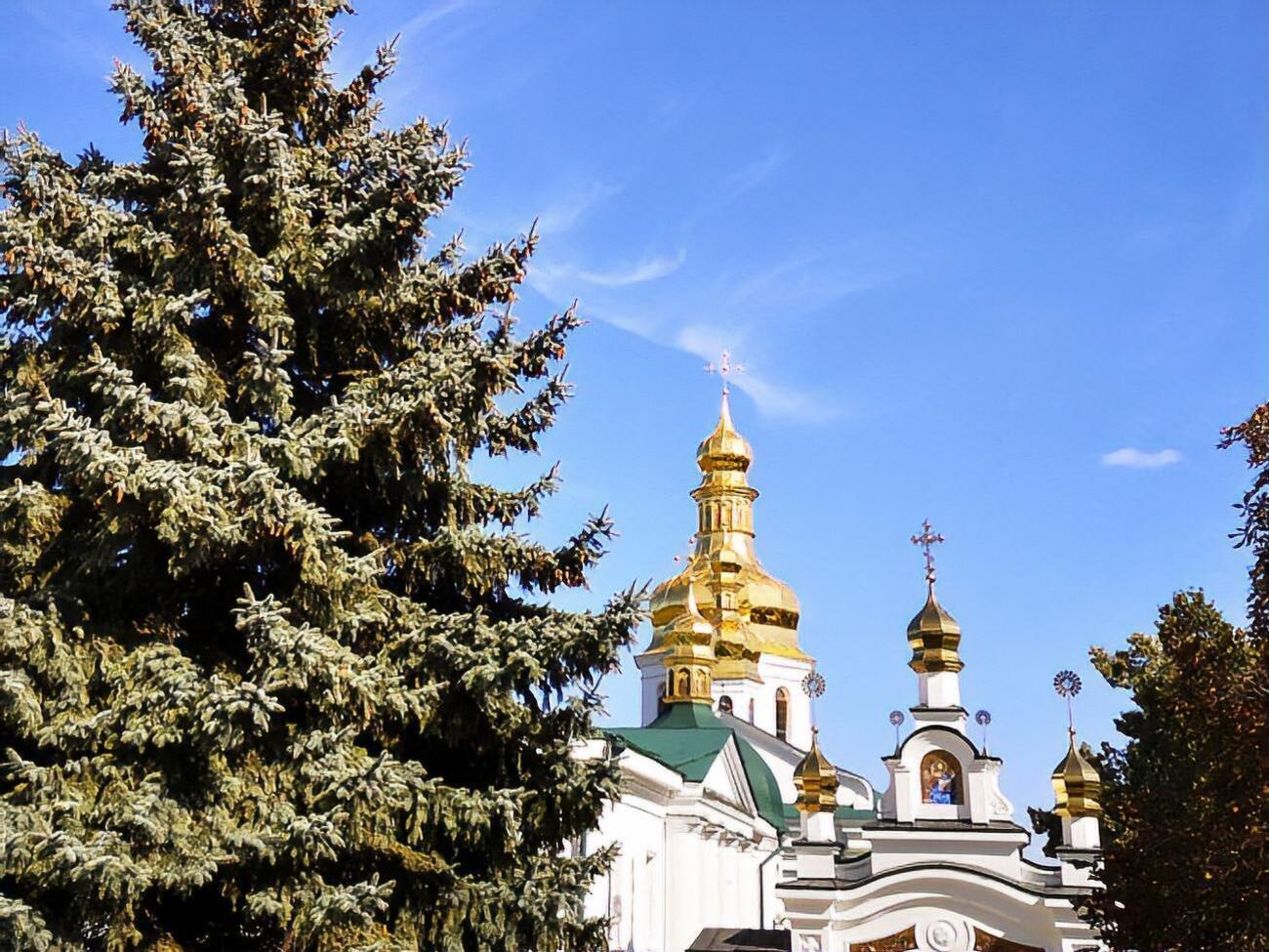 Великодню службу планують провести в церковному дворику Лаври з дотриманням усіх передбачених карантином норм