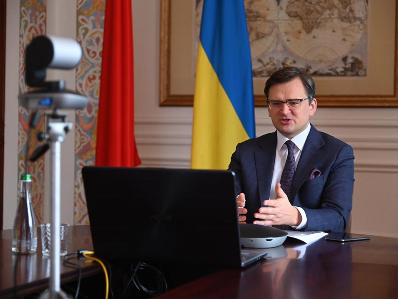За словами Кулеби, Україна погоджує дату проведення нормандського саміту